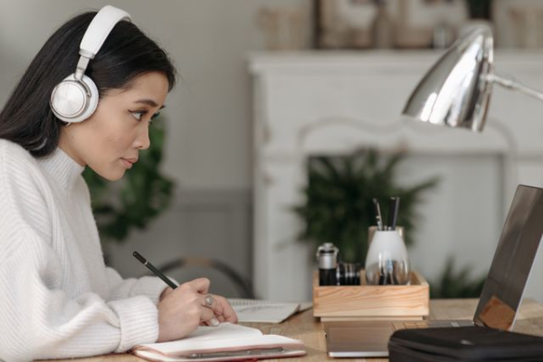 10 Cara Ampuh Melatih Skill TOEFL Listening Section