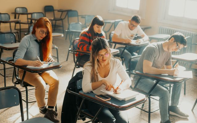 4 Macam Preposition dalam Bahasa Inggris dan Contoh Kalimatnya