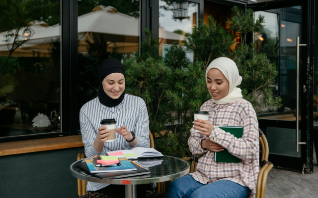 7+ Contoh Conversation English Tentang Daily Activity yang Penting untuk Dipelajari