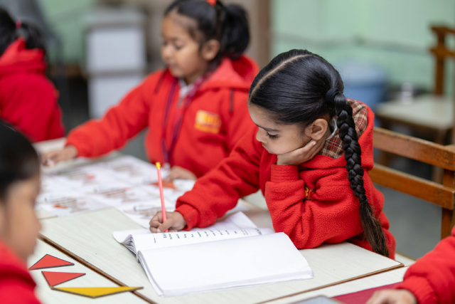 7 Materi Penting Listening Bahasa Inggris untuk Anak SD