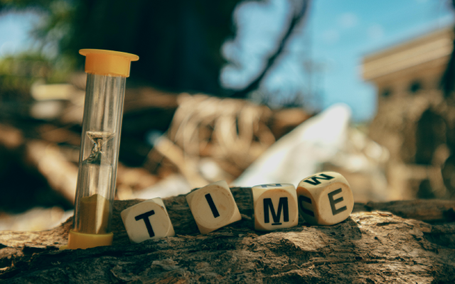 Seputar Preposition of Time dalam Bahasa Inggris dan Contoh Kalimatnya