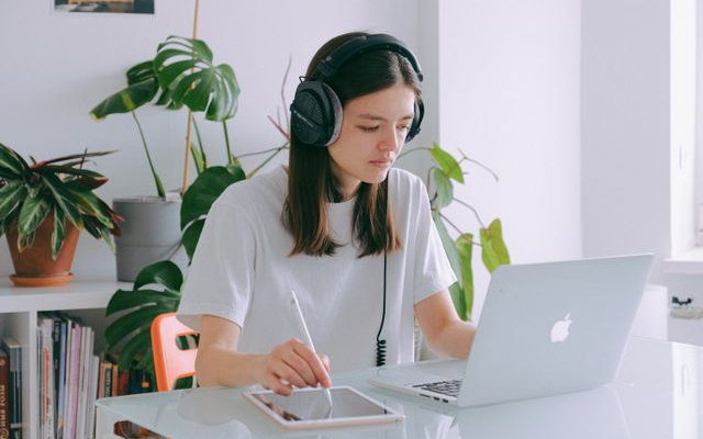 10 Tips Agar Tidak Kehilangan Fokus Saat Tes IELTS Listening Section