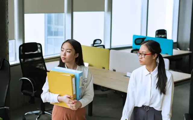 10+ Kalimat Bahasa Inggris yang Sebaiknya Dihindari di Kantor