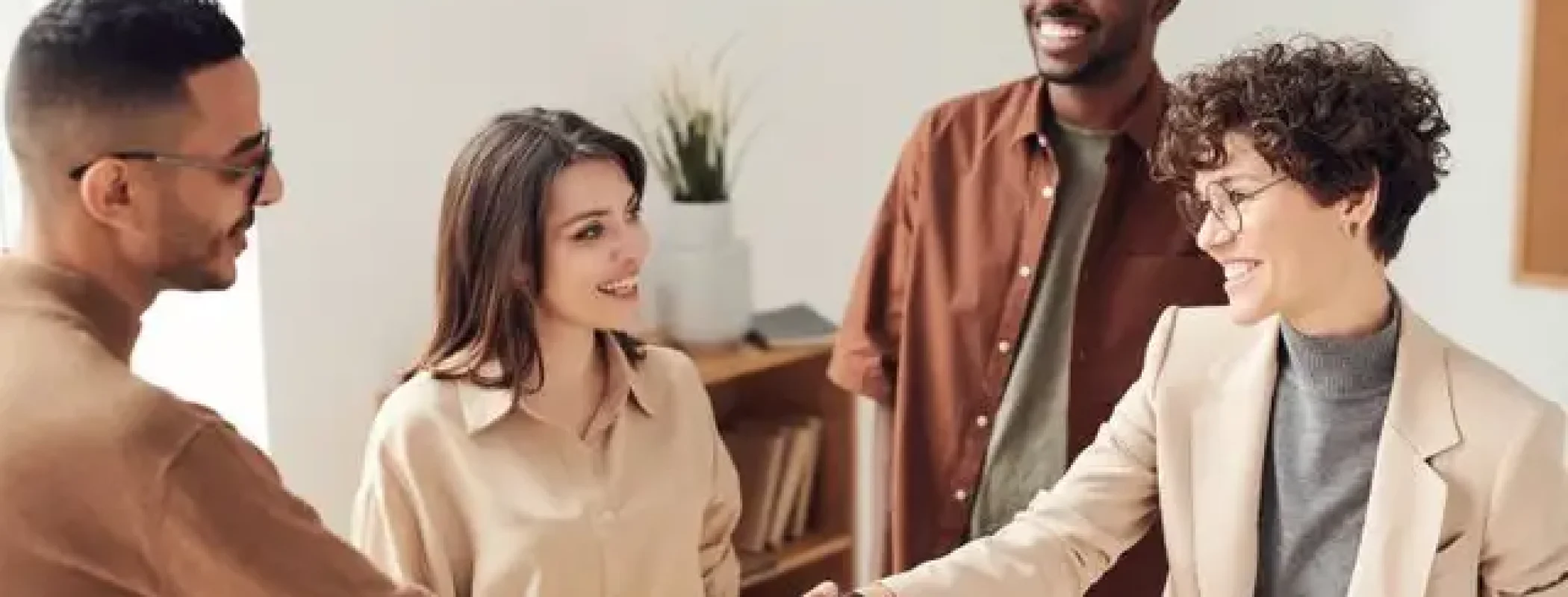 Berbagai Cara untuk Describing People dalam Bahasa Inggris