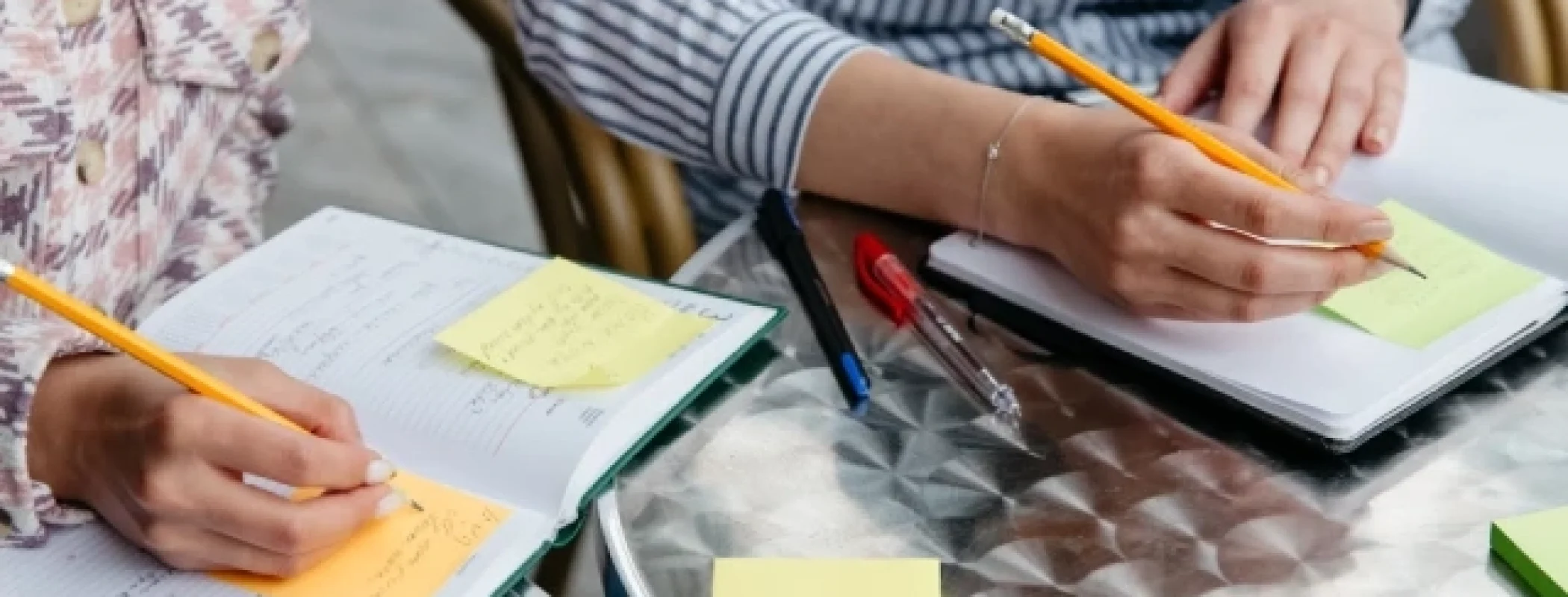 kata tambahan dalam bahasa inggris