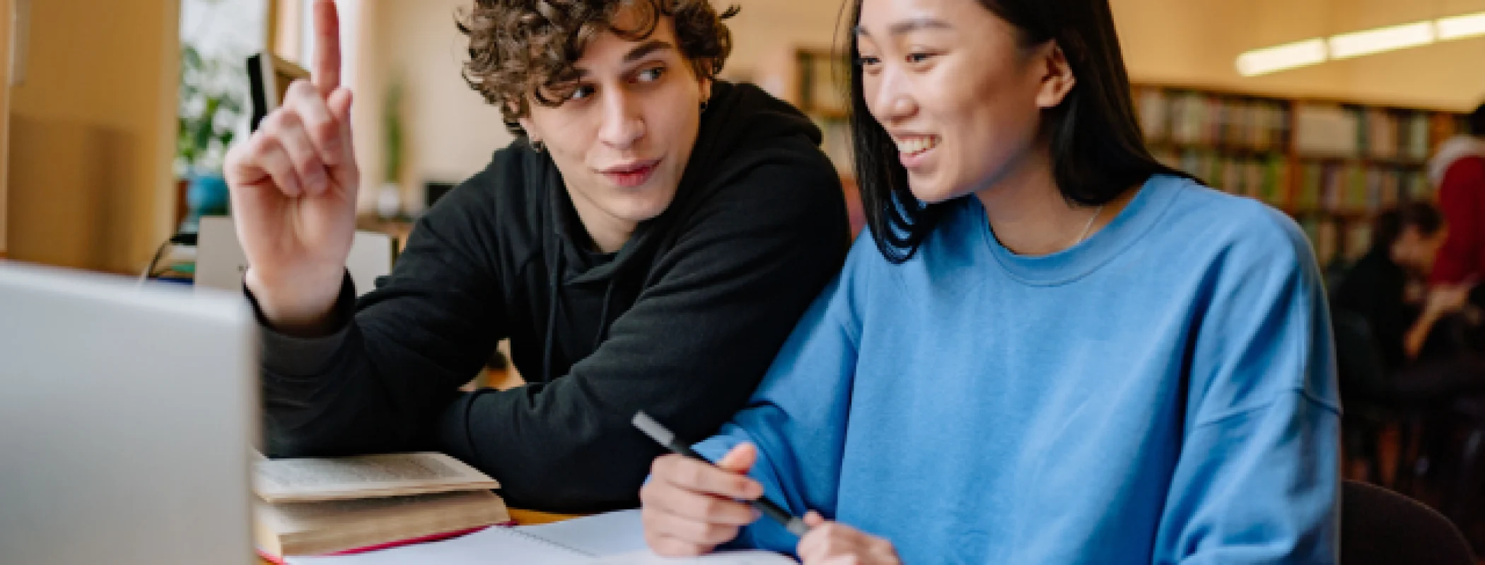 Lebih Penting Belajar Grammar atau Speaking Terlebih Dulu? Ini Informasi Lengkapnya!