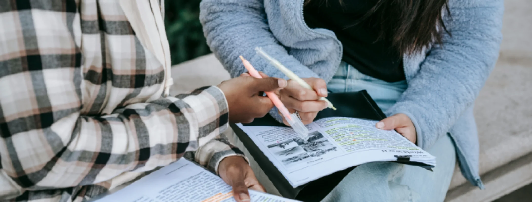 Simple Present Tense: Panduan Lengkap dan Praktis